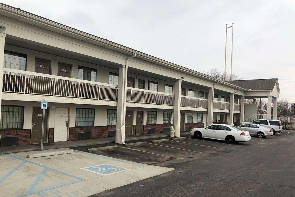 Days Inn By Wyndham Indianapolis South Exteriör bild