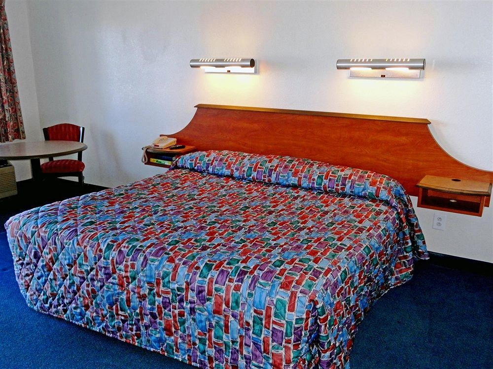 Days Inn By Wyndham Indianapolis South Exteriör bild